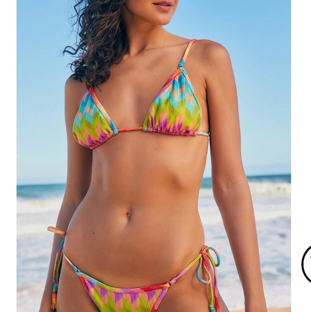 D1. NWT FARM RIO Ribbed Light Chevron Tie Side Brazilian Bikini Bottom Size L - Picture 4 of 10